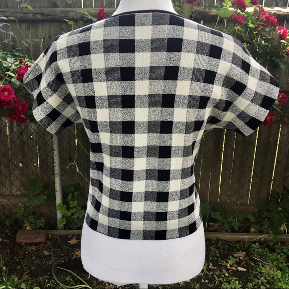 Theory ‘Seblyn D’ Crop Top - Picture 2 of 7